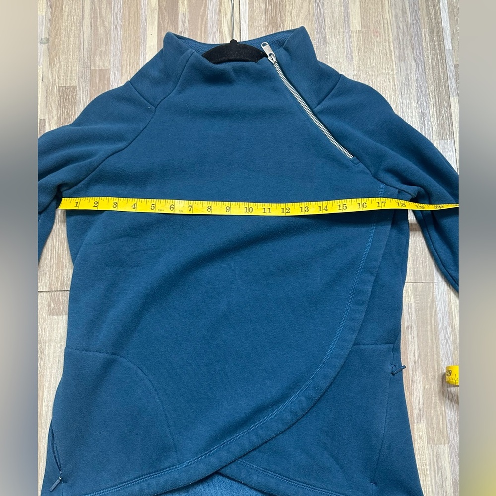 Athleta Zip Neck Cozy Crossover Fleece Sweatshirt, Size Small - Picture 13 of 15